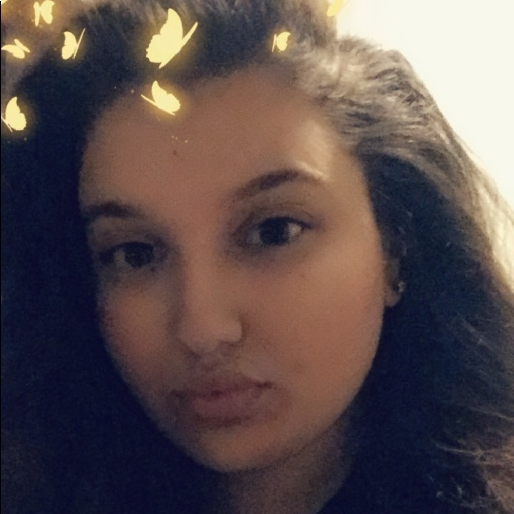 Meet your Posher, Julissa